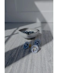 Set 2 Ciucci Tettarella Tonda In Gomma Naturale 0/6 Mesi - Colore Khaki E Dusty Blue - Bibs 15 Set 2 Ciucci Tettarella Tonda In Gomma Naturale 0/6 Mesi - Colore Khaki E Dusty Blue - Bibs -Bambini Prodotti Negozio 1c0a01d6 xz 1345895 6